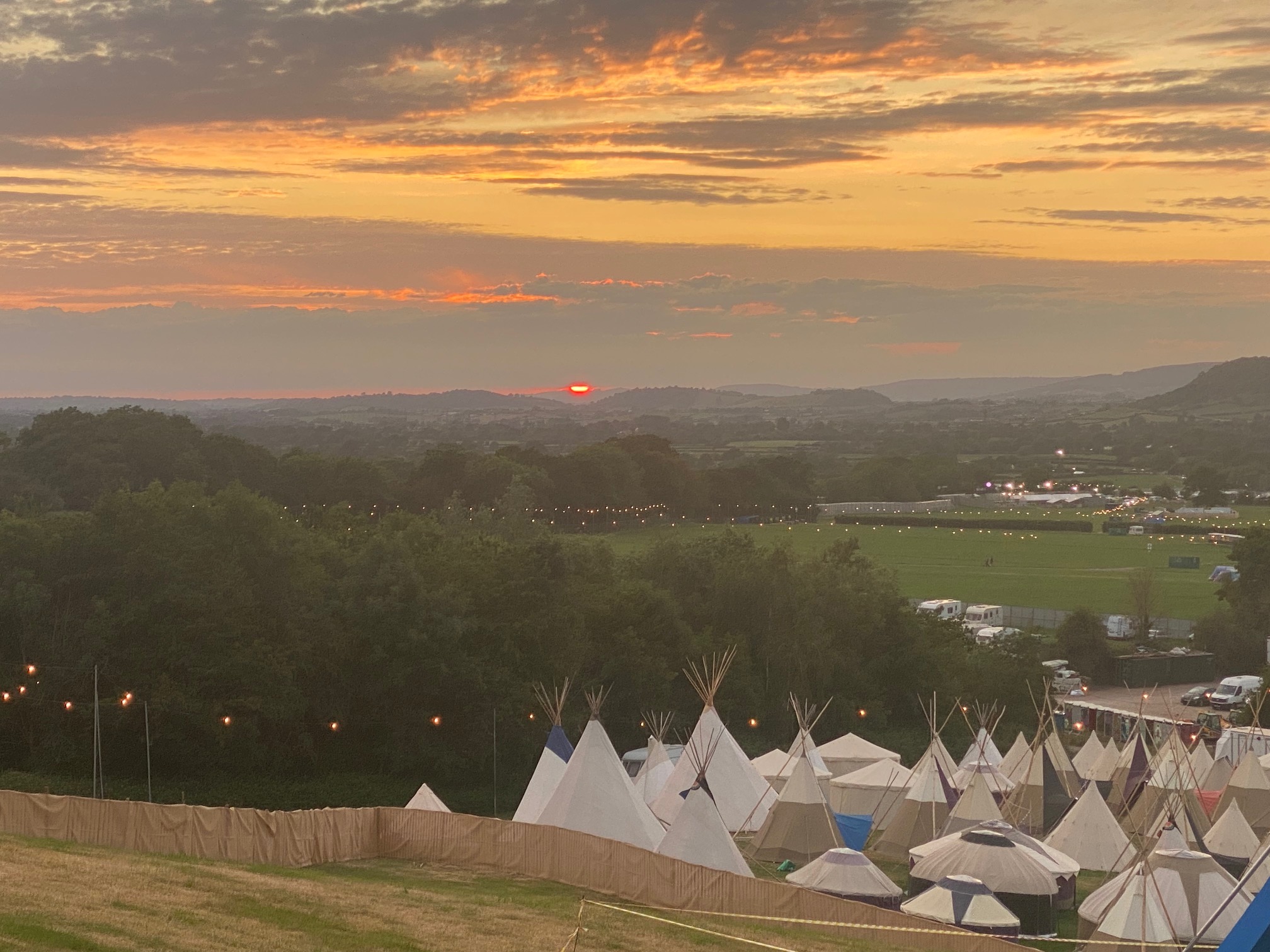 2023-Sunset-at-Glastonbury